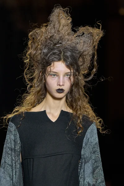 Look 32